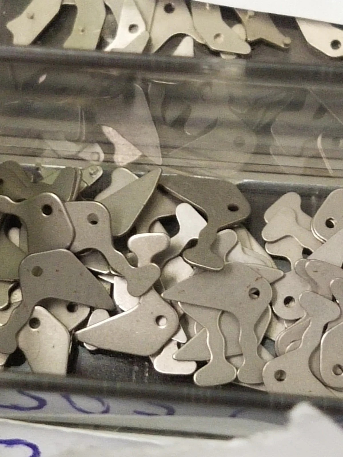 NOS SEIKO PARTS / Sitting lever/ Part . 383 004 /1pc Cal.7025A/7005A/ 1Pc