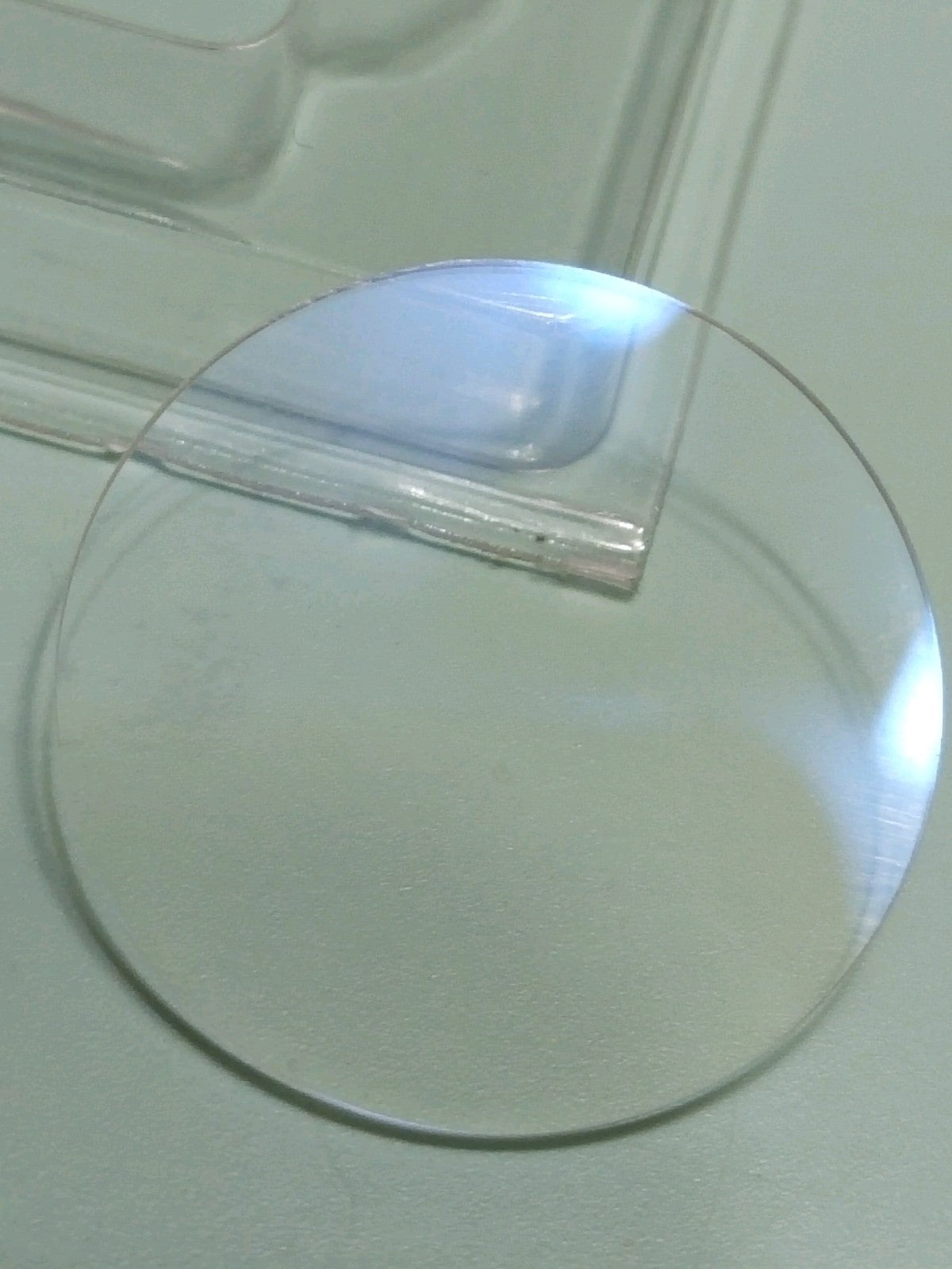 GUCCI Original /Sapphire Crystal / Part No. YDA 42041