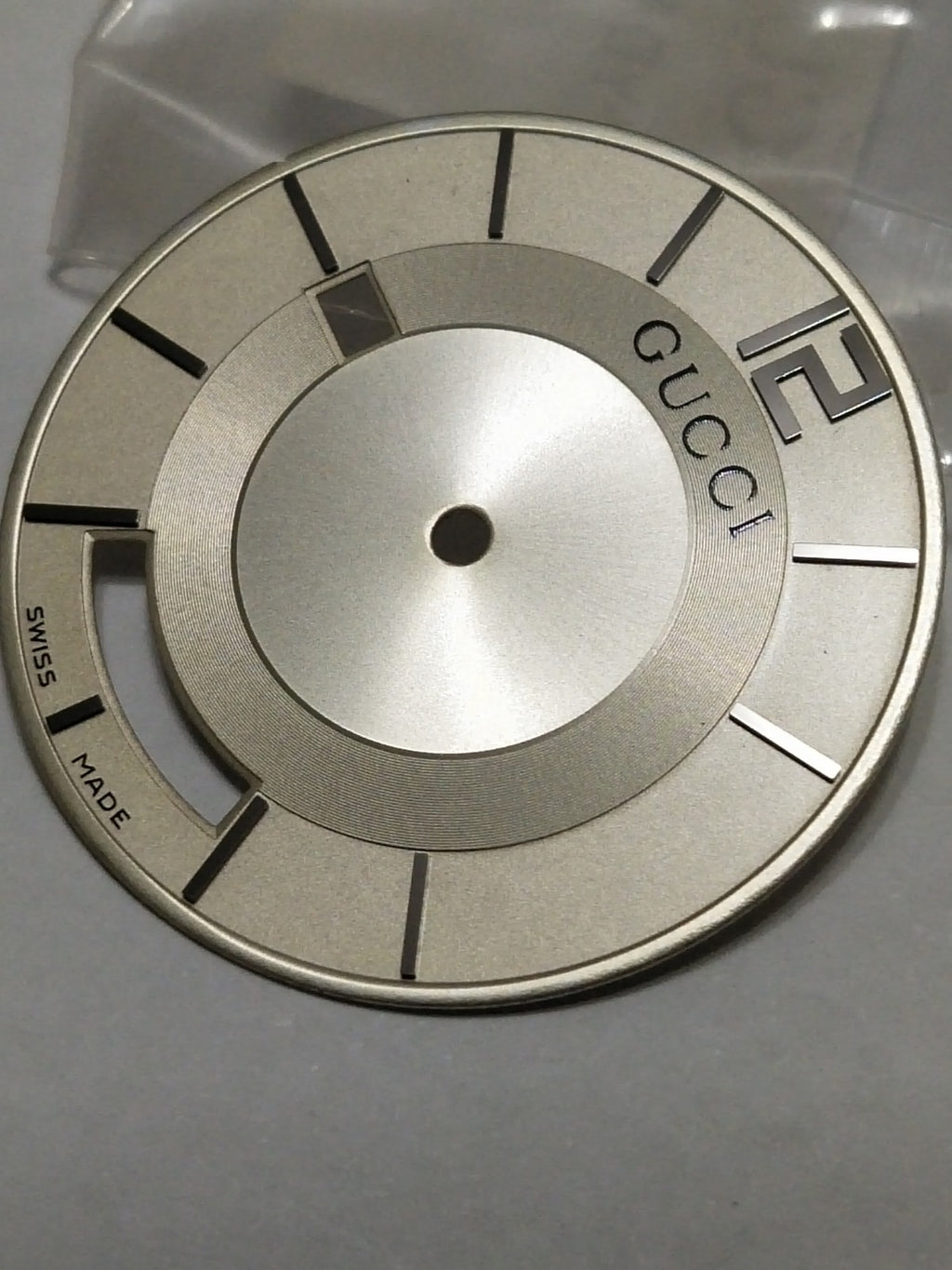 GUCCI Original / Dail /Day Date  / Part No. YDA05013/  cream color 