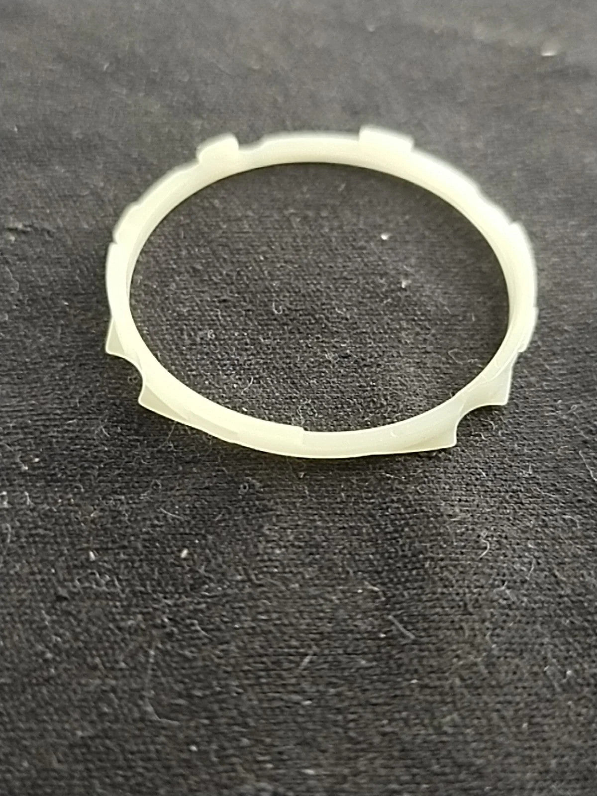 NOS Seiko Part . 8609 0540 / Holdingring For gasket