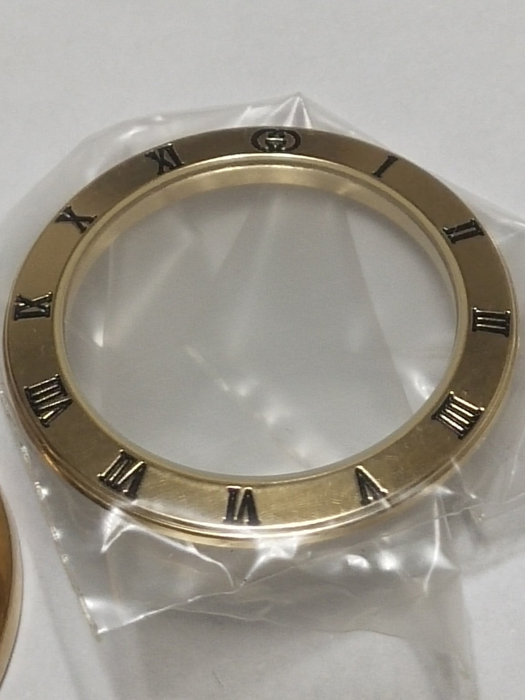 GUCCI Original / Complete Case/ Part No. 102.3800./ 3800jr Gold color 