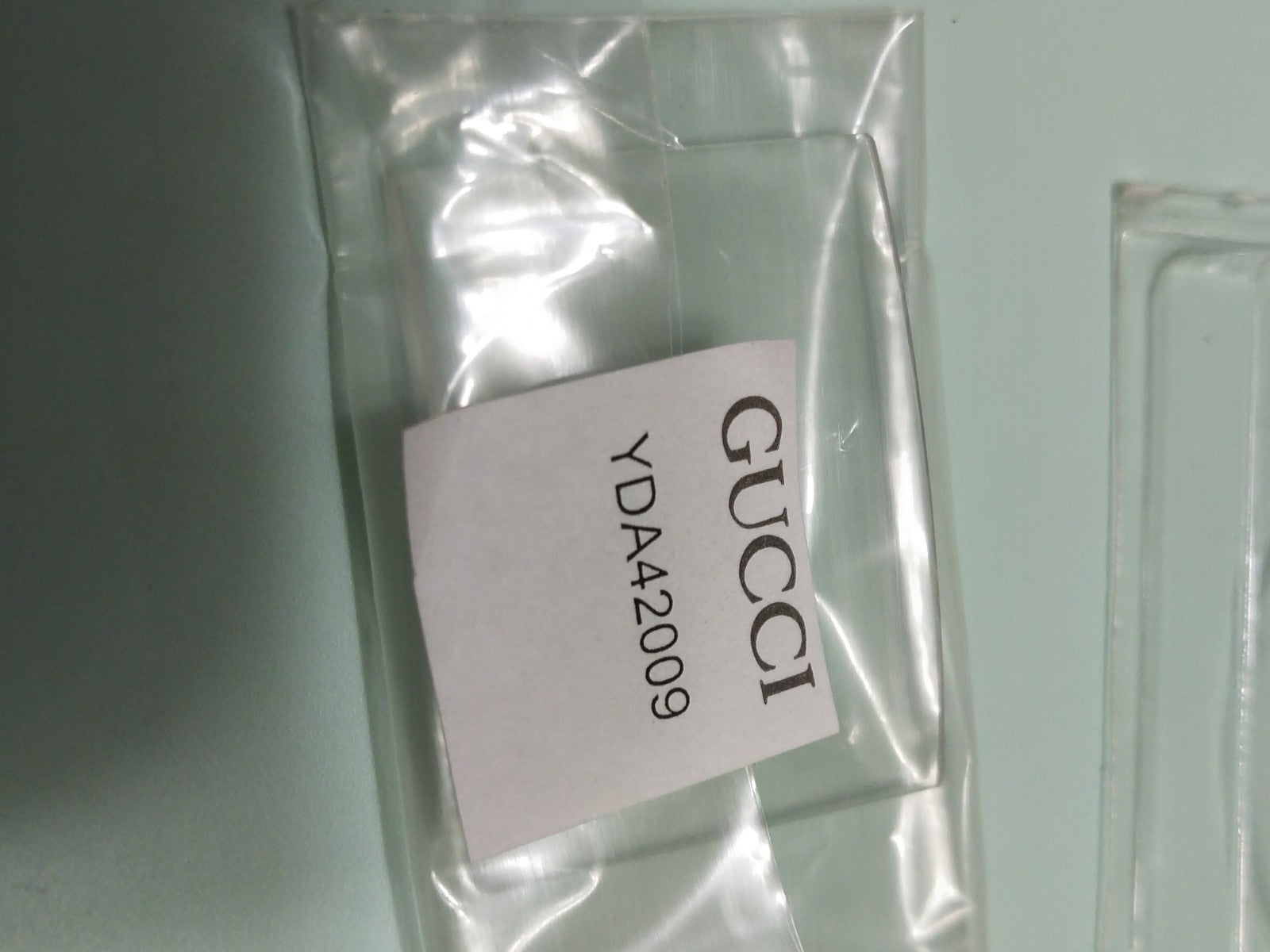 GUCCI Original /Sapphire Crystal / Part No. YDA 42013 /8600M Chrono 