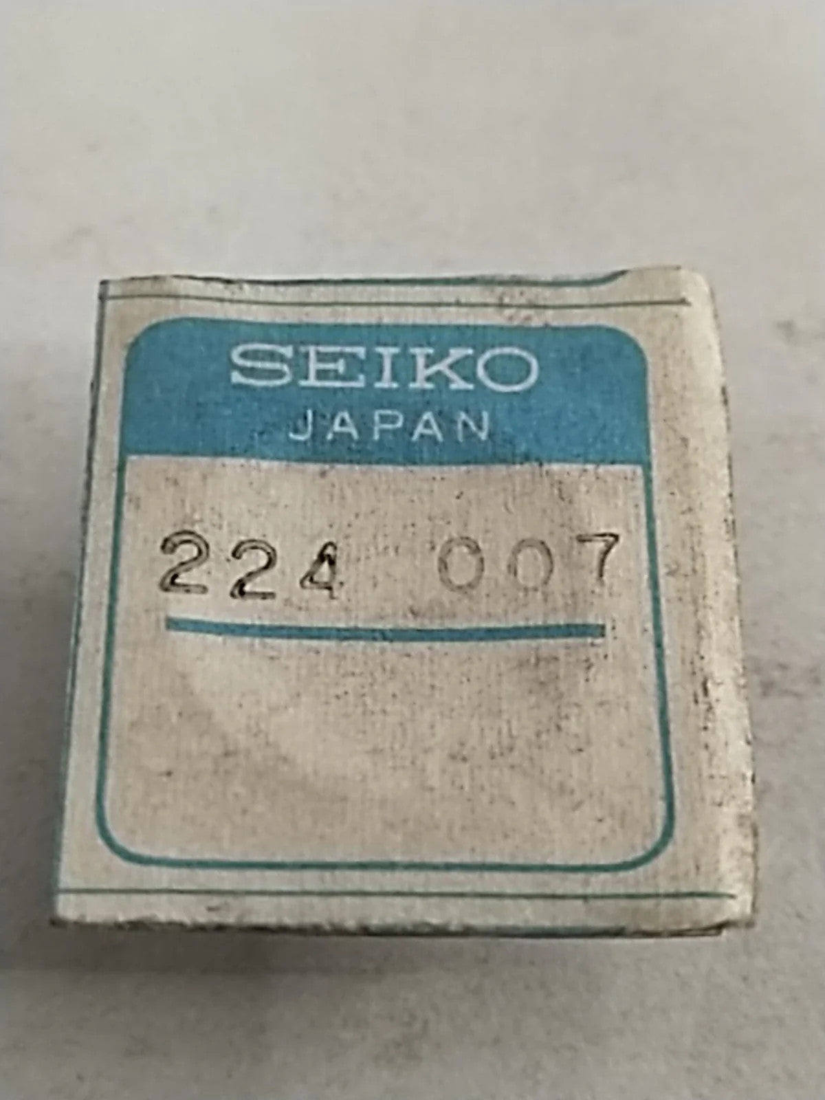 NOS Seiko Part . 224 007 Central wheel and Pinion With Cannon Pinion