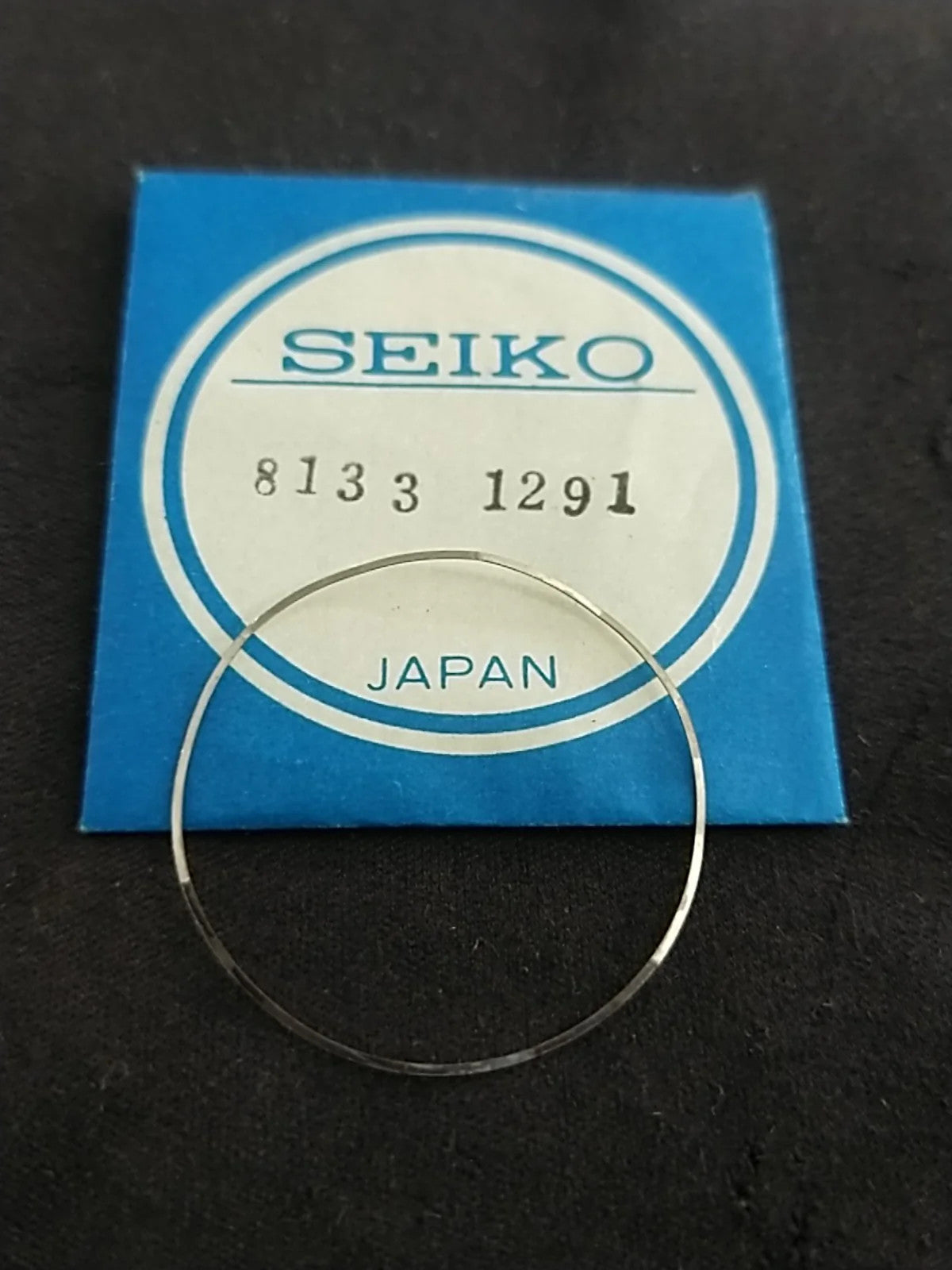 NOS Seiko Part . 8133 1291 / Shock resistant back cover
