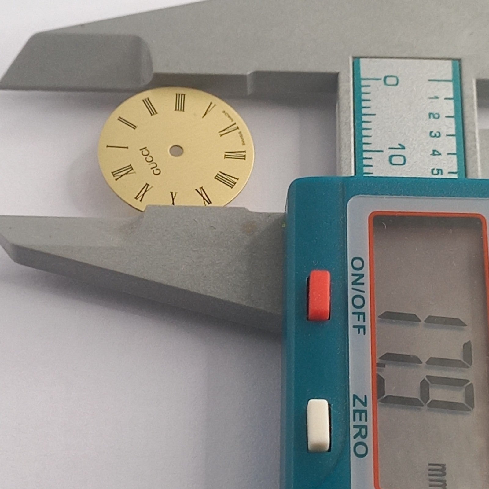 GUCCI Original  Dail CADRAN CHAMPAGNE / Rom 2000L/Part No. 051.034.1 GOLD color 