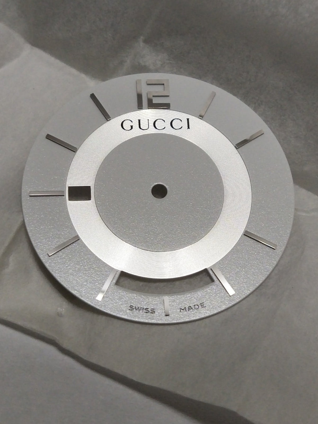 GUCCI Original / Dail /Day Date  / Part No. YDA05065/  white color 