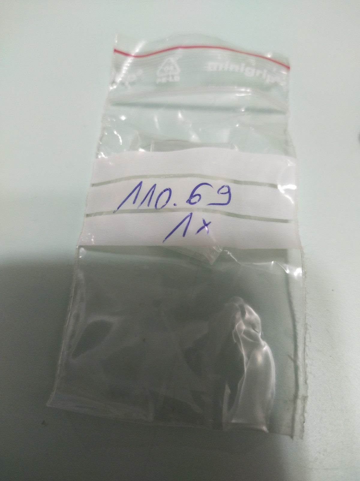 GUCCI Original /Crystal / Part No. 110.69 /0.7 Thickness 