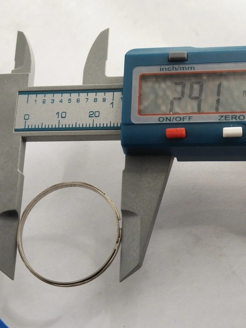 NOS Seiko Part . 8310 7395 / Case Ring