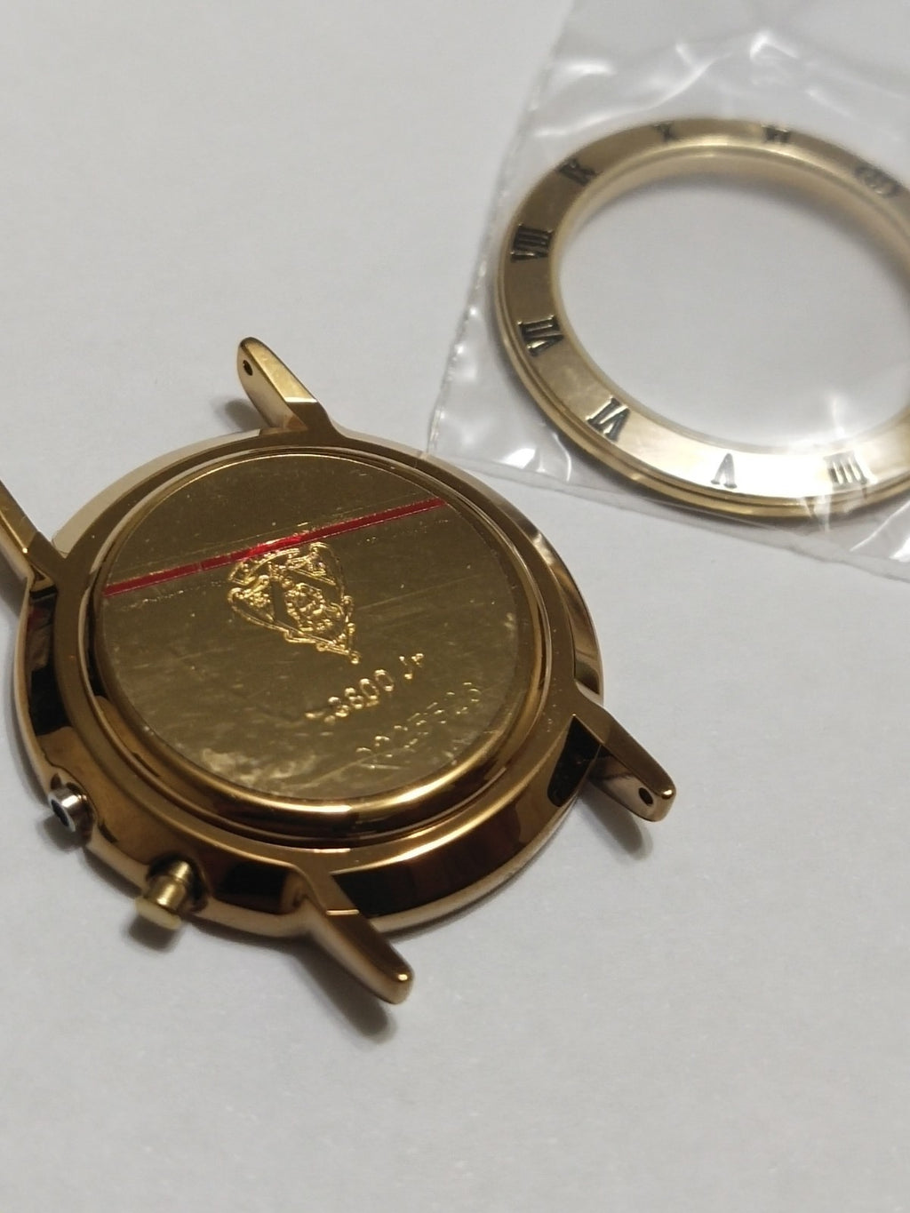 GUCCI Original / Complete Case/ Part No. 102.3800./ 3800jr Gold color 