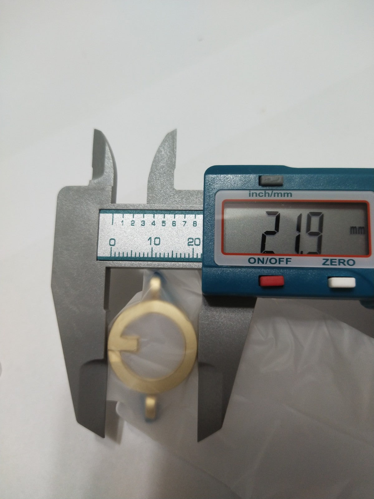 GUCCI Original / Complete Case/ Part No. YDA11029 /  Gold color 