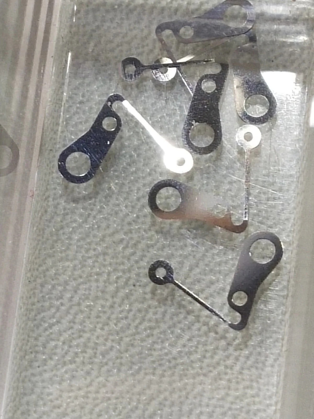 NOS Seiko Parts 560 002 /1pc