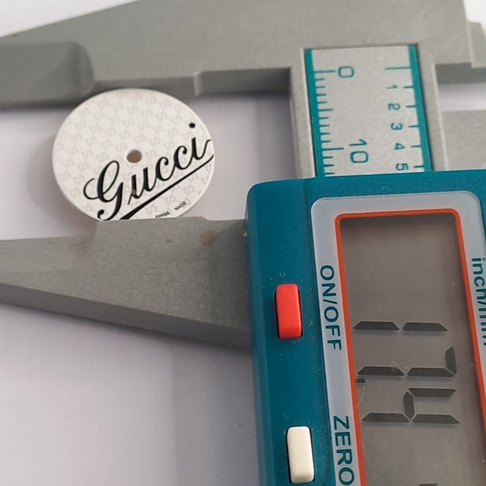 GUCCI Original / Dail   / Part No. YDA 05162/  white color 