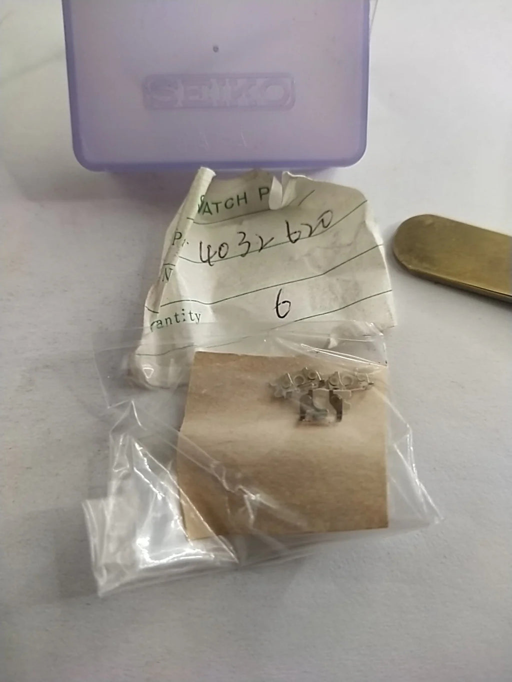 NOS Seiko original Digital Part . 4032 620 circuit light / Price for one piece