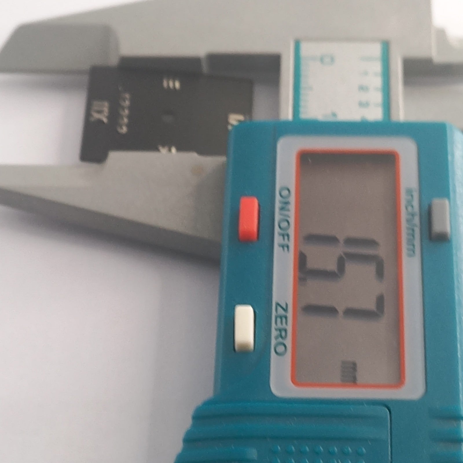 GUCCI Original /Dail CADRAN Noir 8600 J / Part No. 051 .A450 color  BLACK