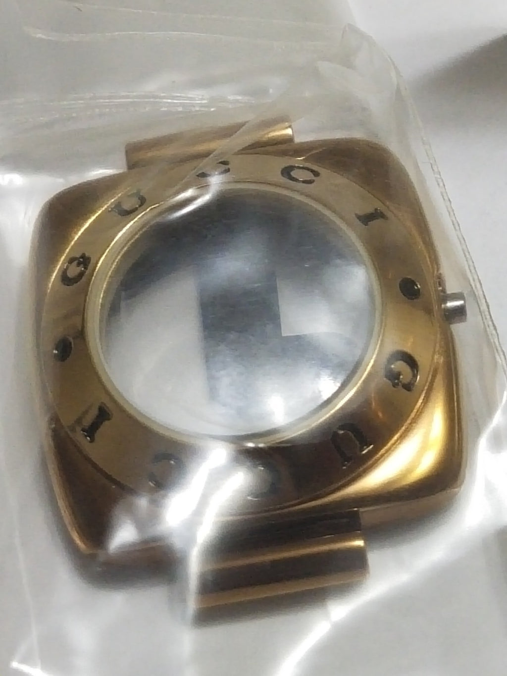 GUCCI Original / Complete Case/ Part No. 102.6400.2/ 6400L Gold color 