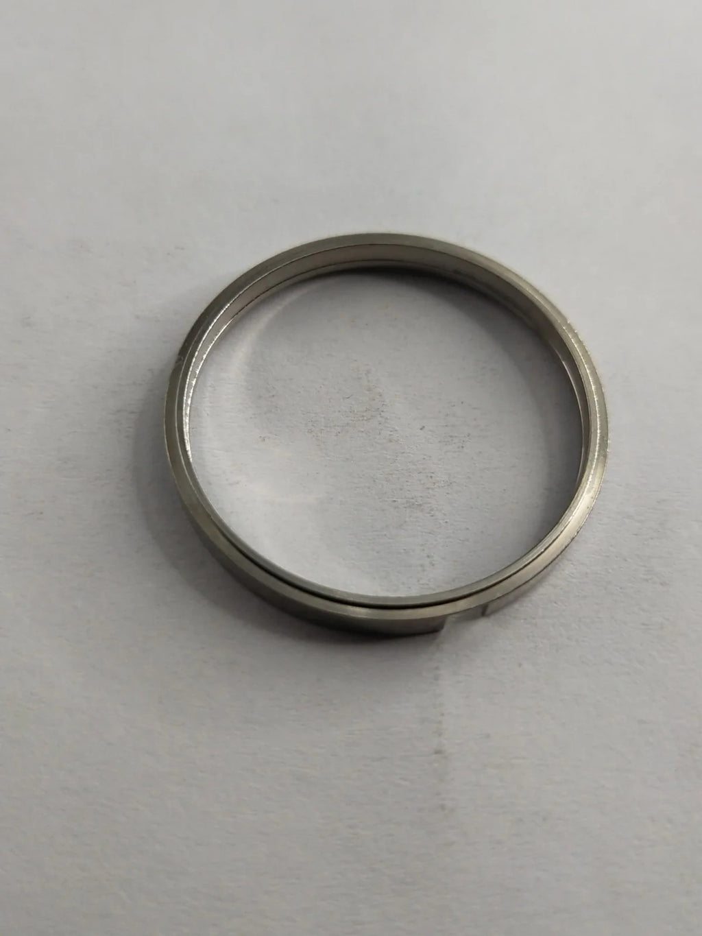 NOS Seiko Part . 8310 8421 / Case Ring