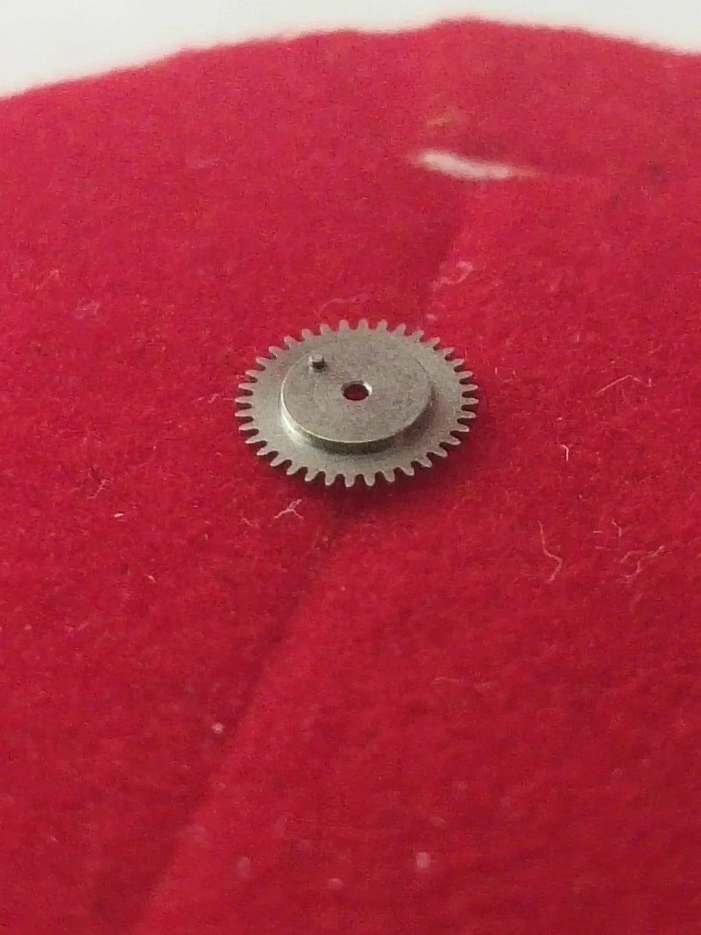 NOS Seiko Date Draiving wheel Parts 802 220 / 1 Pc