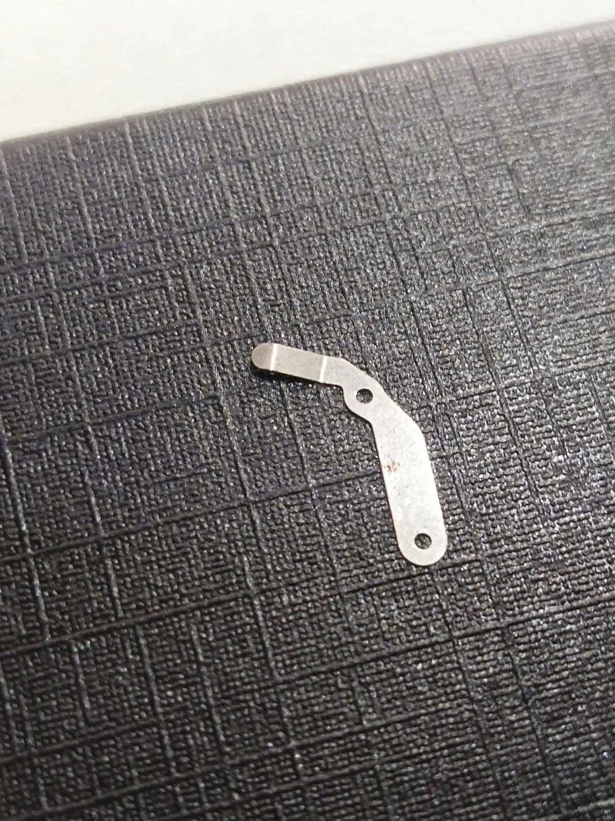 Seiko Part. 389 220 Sitting lever Axel Spring Cal. 2205A (1pc