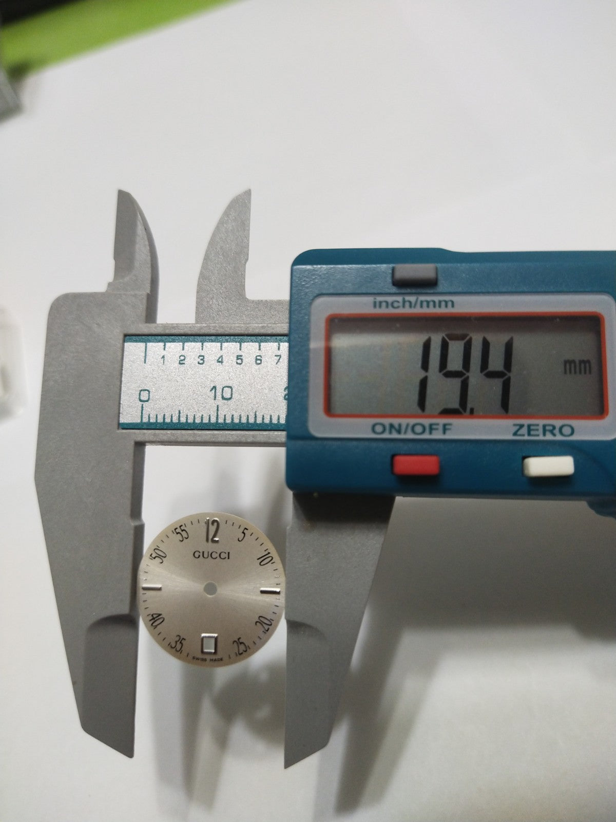 GUCCI Original / Dail  / Part No. YDA051.A422.4/ Creamy  color 