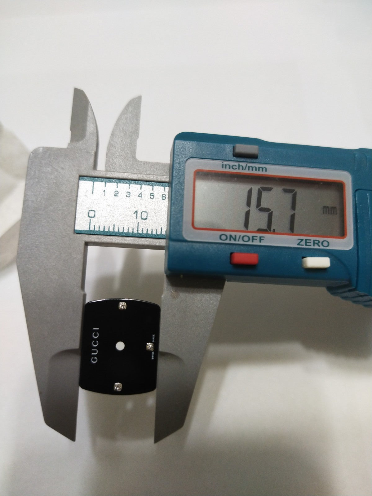 GUCCI Original / Dail  diamond/ Part No. YD05258 / black color 