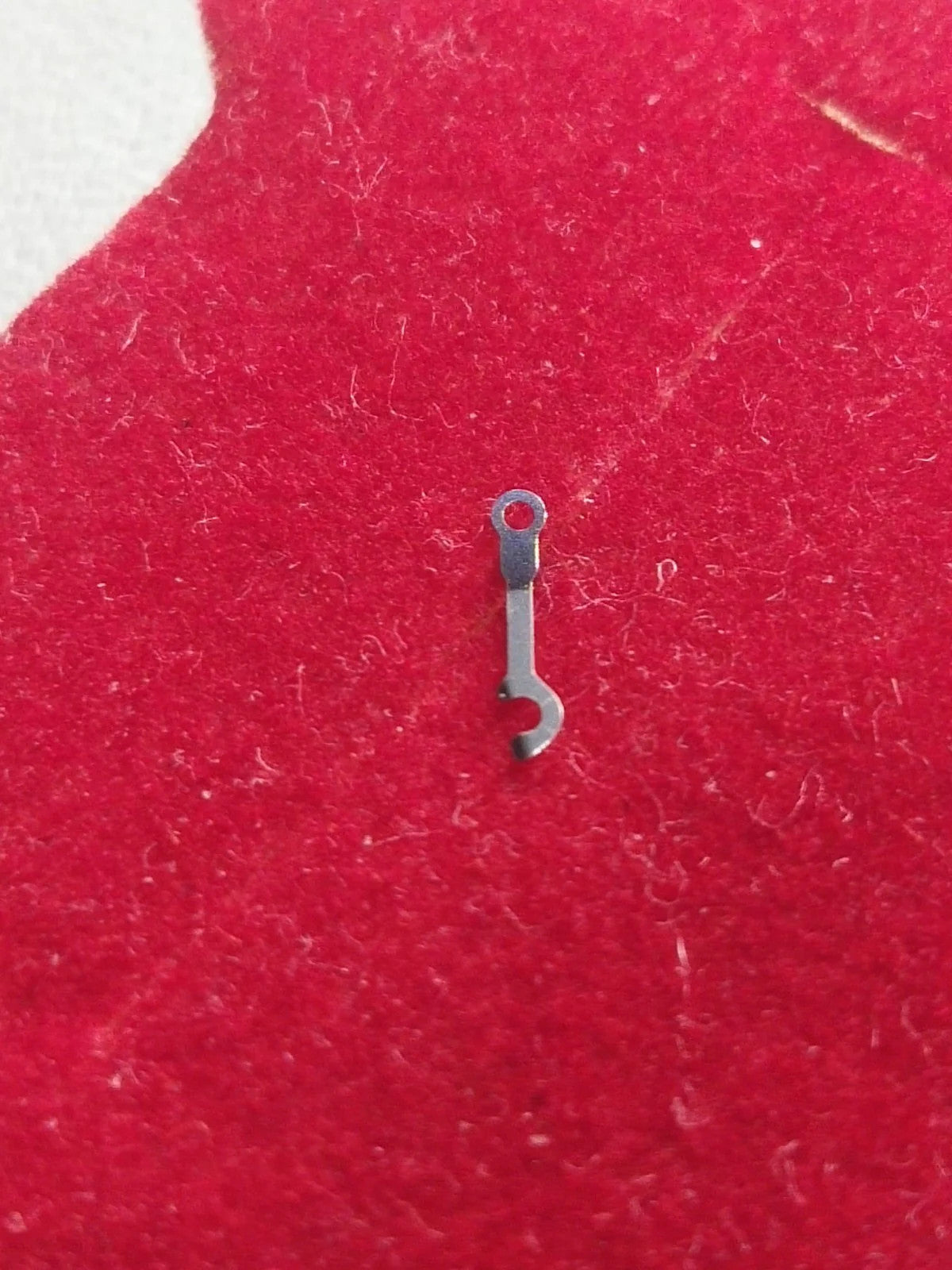 NOS Seiko Parts 530 220 /1pc