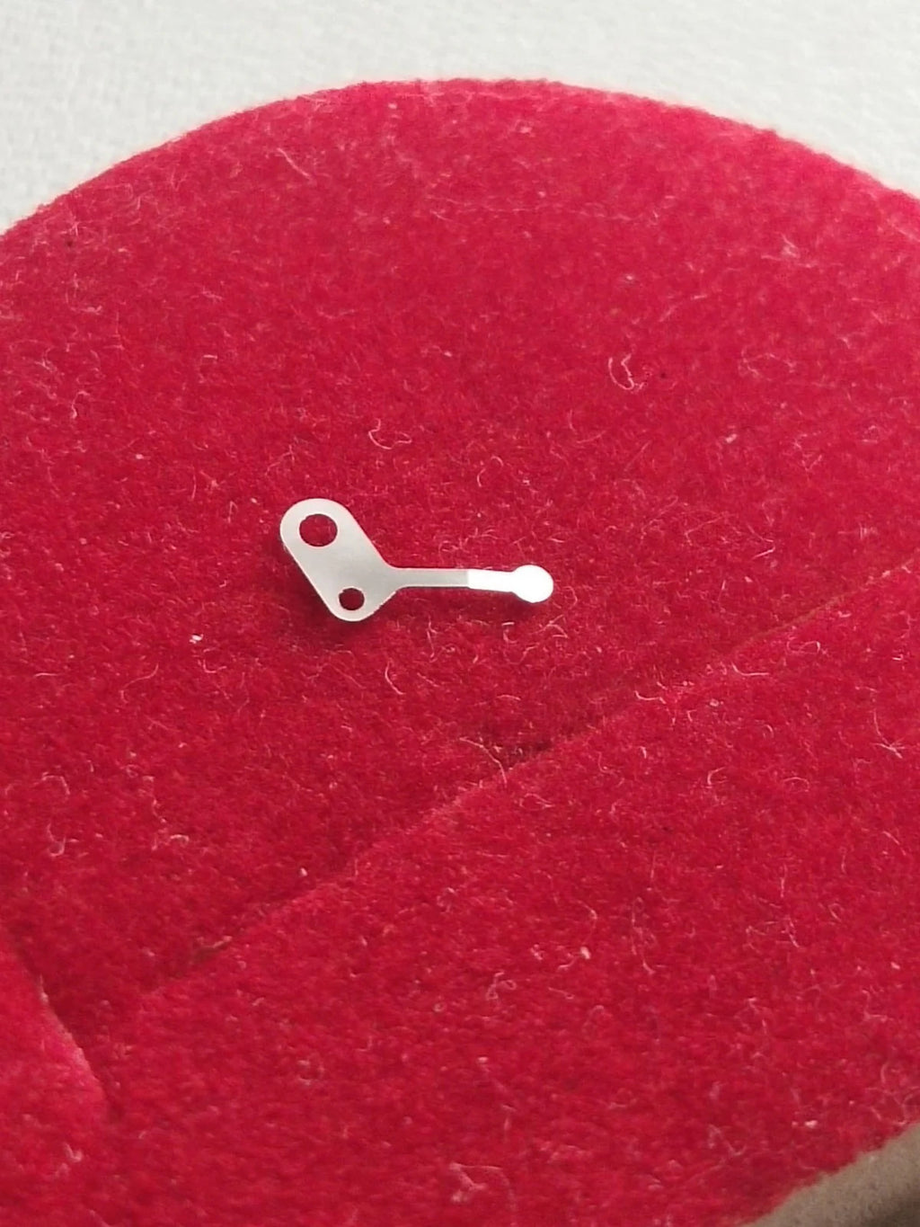 NOS Seiko Parts 560 004 /1pc