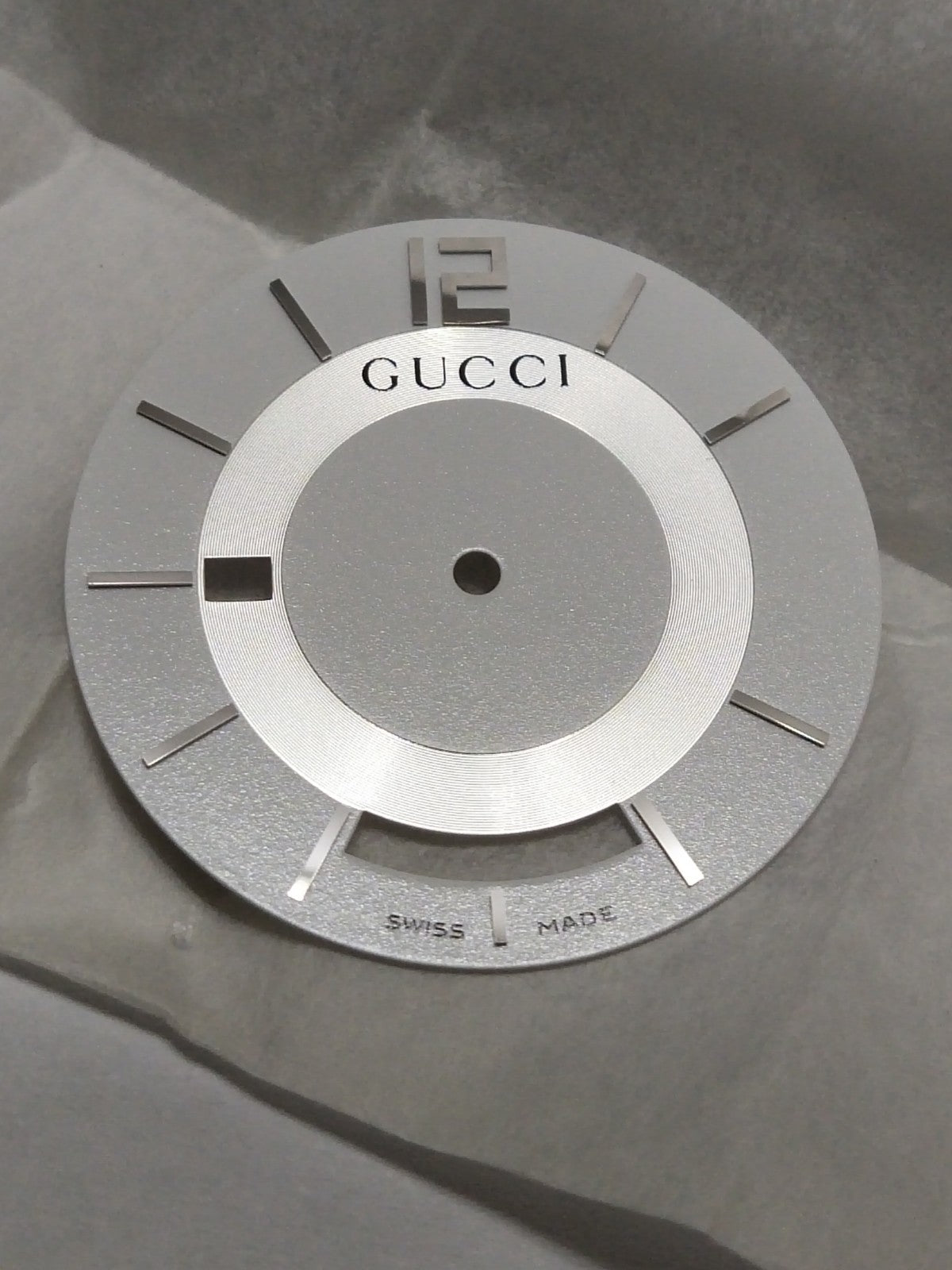 GUCCI Original / Dail /Day Date  / Part No. YDA05065/  white color 