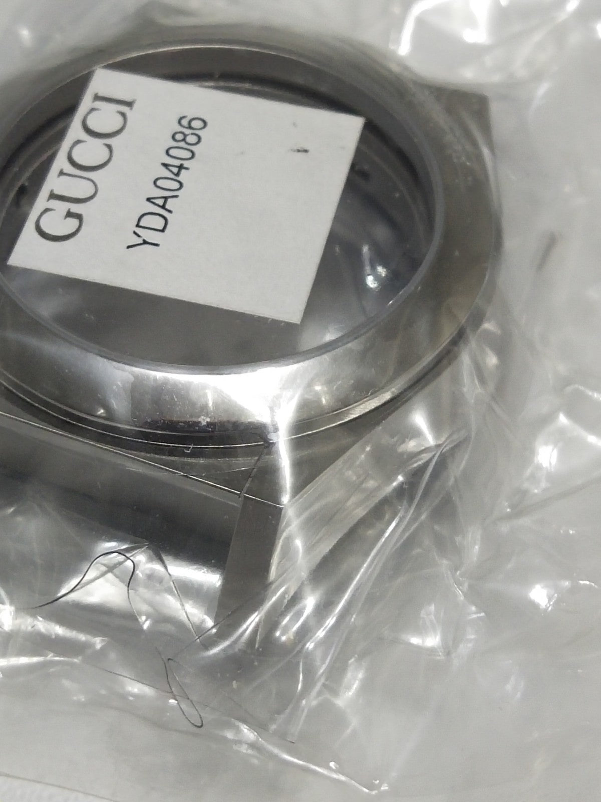 GUCCI Original / Complete Case/ Part No. YDA04086/Factory sealed 