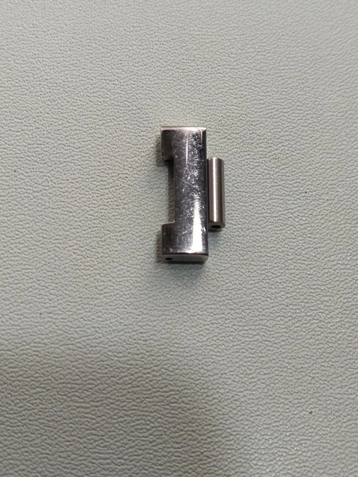 Original Gucci Steel LINK 18mm/ Price for one piece