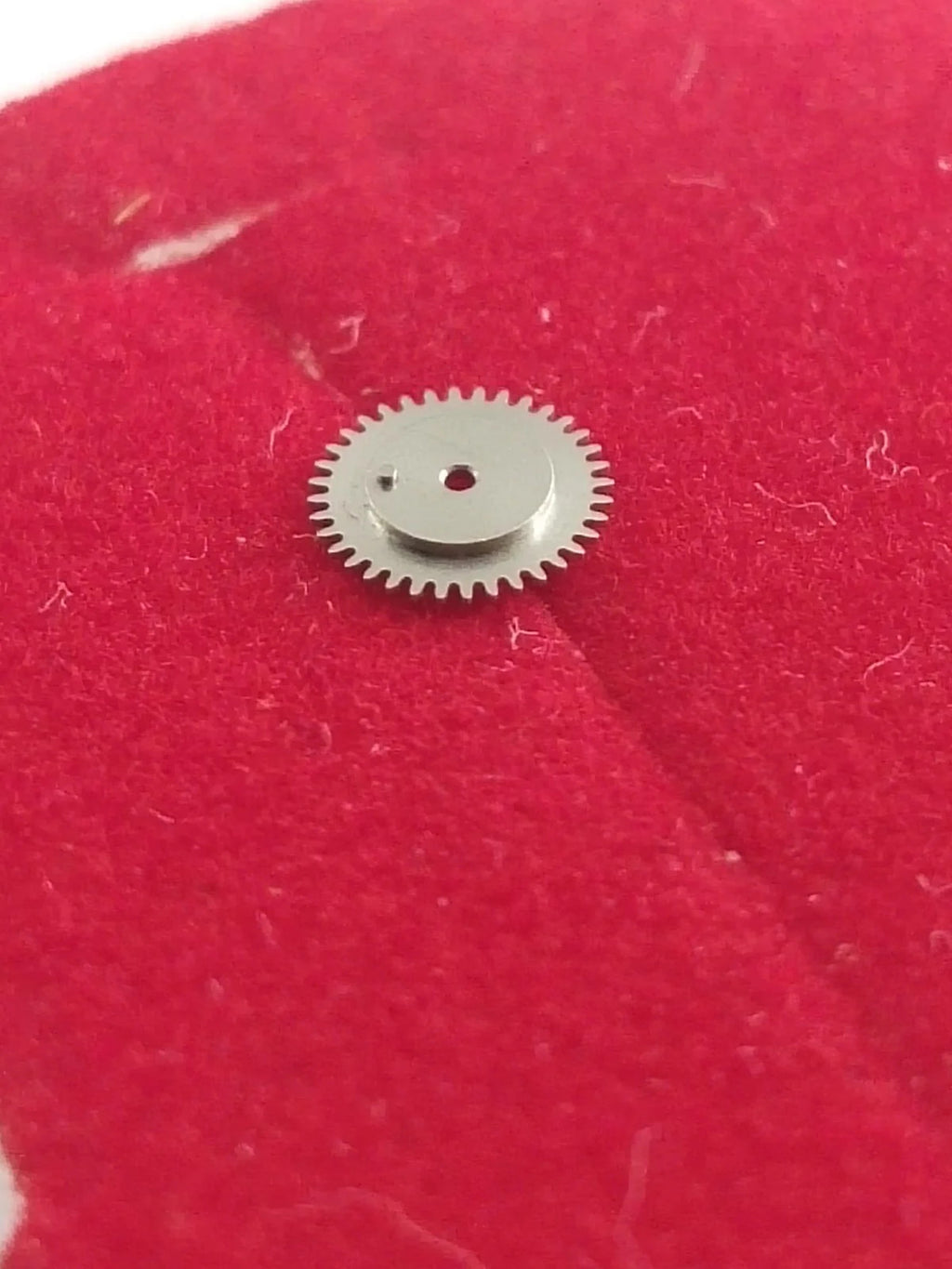 NOS Seiko Date Draiving wheel Parts 802 220 / 1 Pc