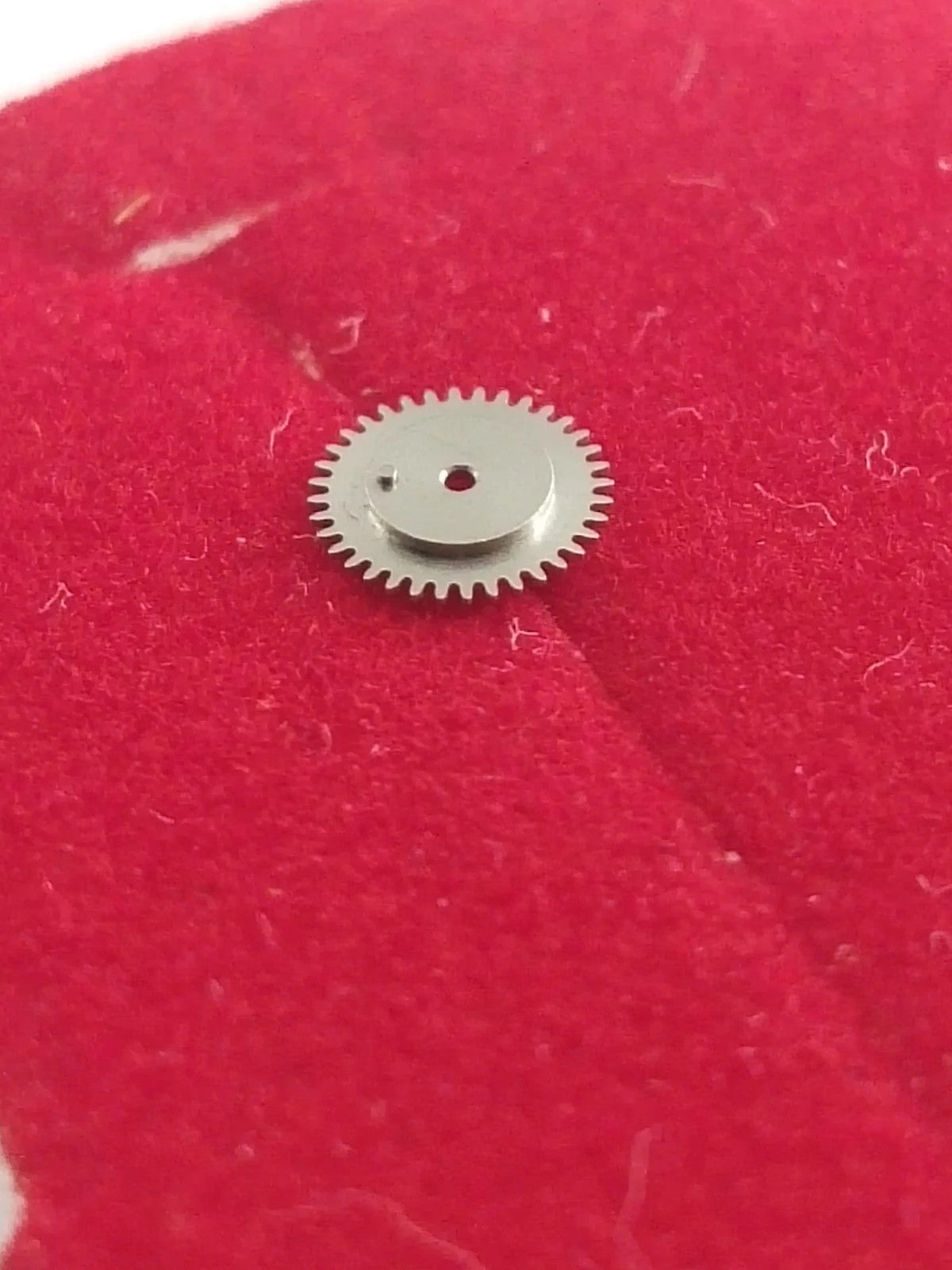 NOS Seiko Date Draiving wheel Parts 802 220 / 1 Pc