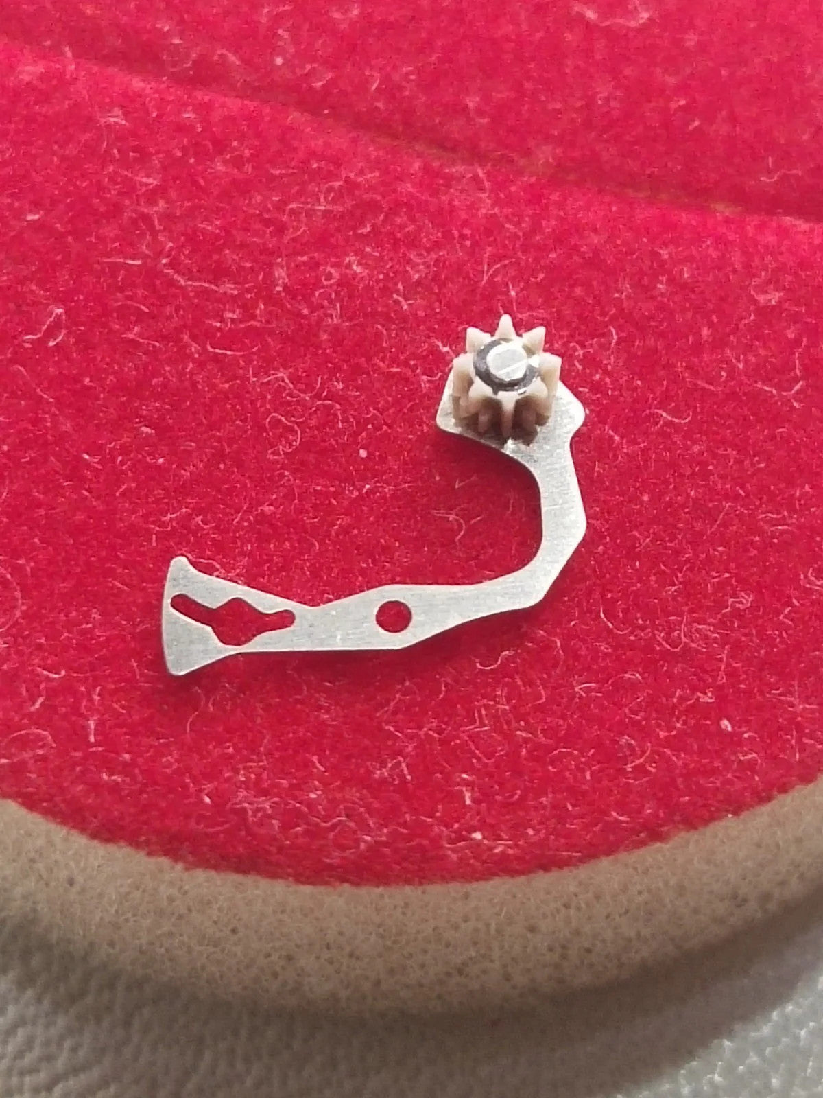 NOS Seiko Parts 981 680/ Cal. 4823/4826(1pc