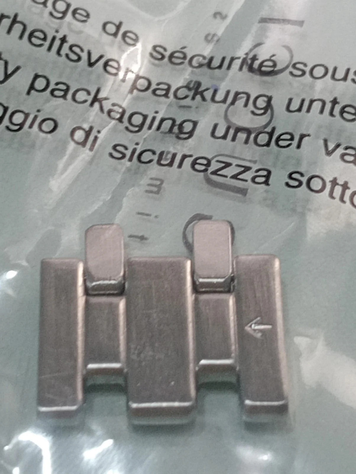 GUCCI Original / Link T.T / Part No. 163.536.1 / 18m.m