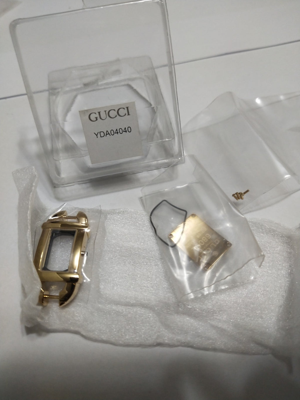 GUCCI Original / Complete Case/ Part No. YDA04040/ 6800L Gold color 
