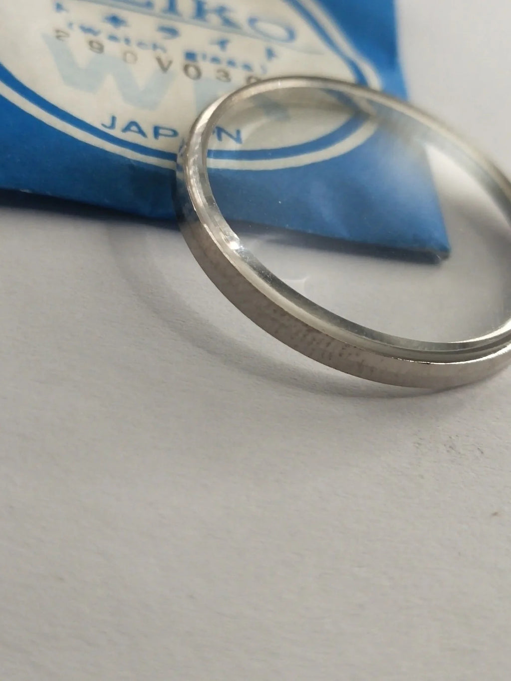 New Old Stok original Seiko glass 290V03GNS