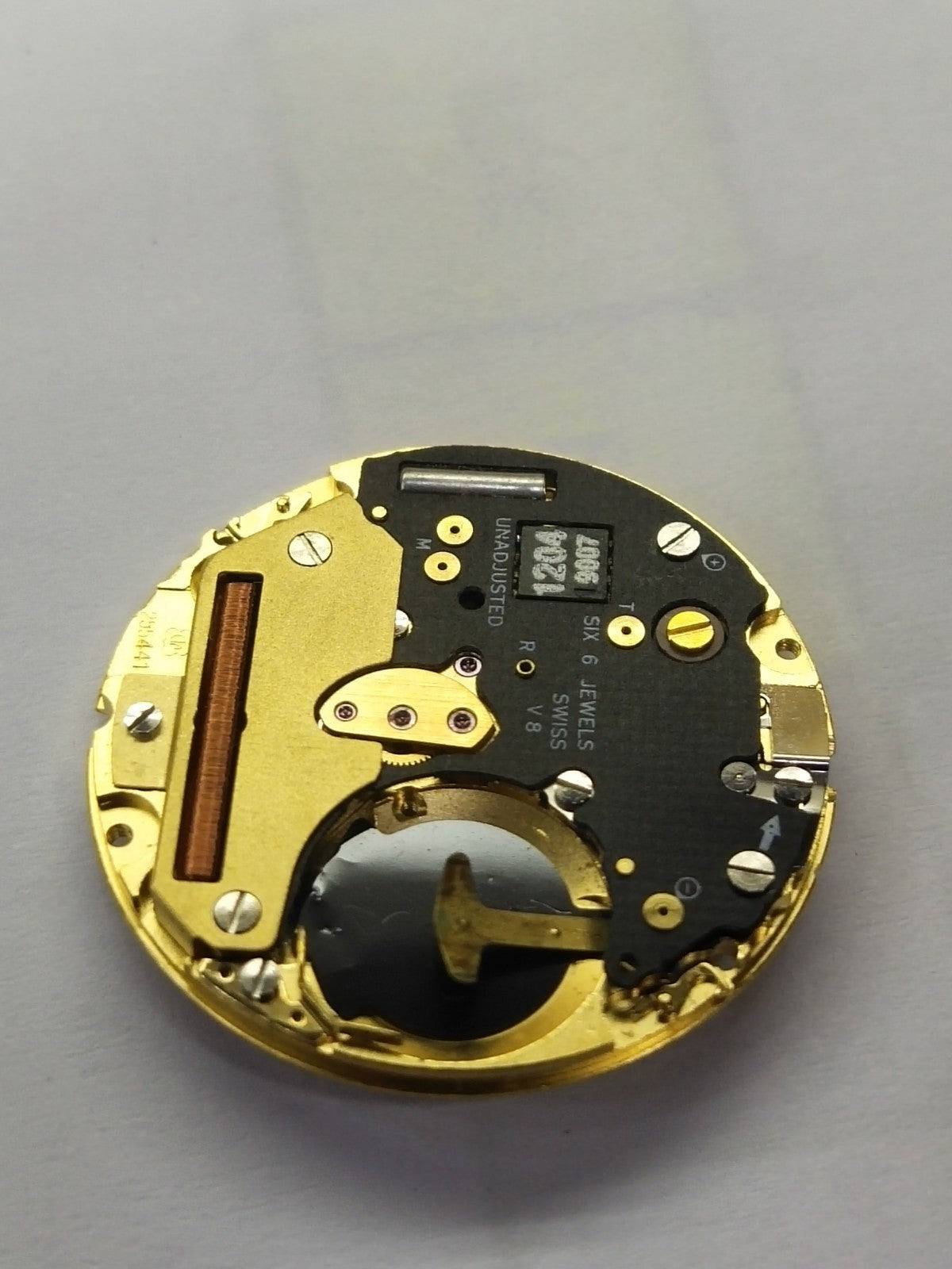 ETA 255 441 movement / 2 hands / date 3/4 clock /The Long minute wheel/Full work