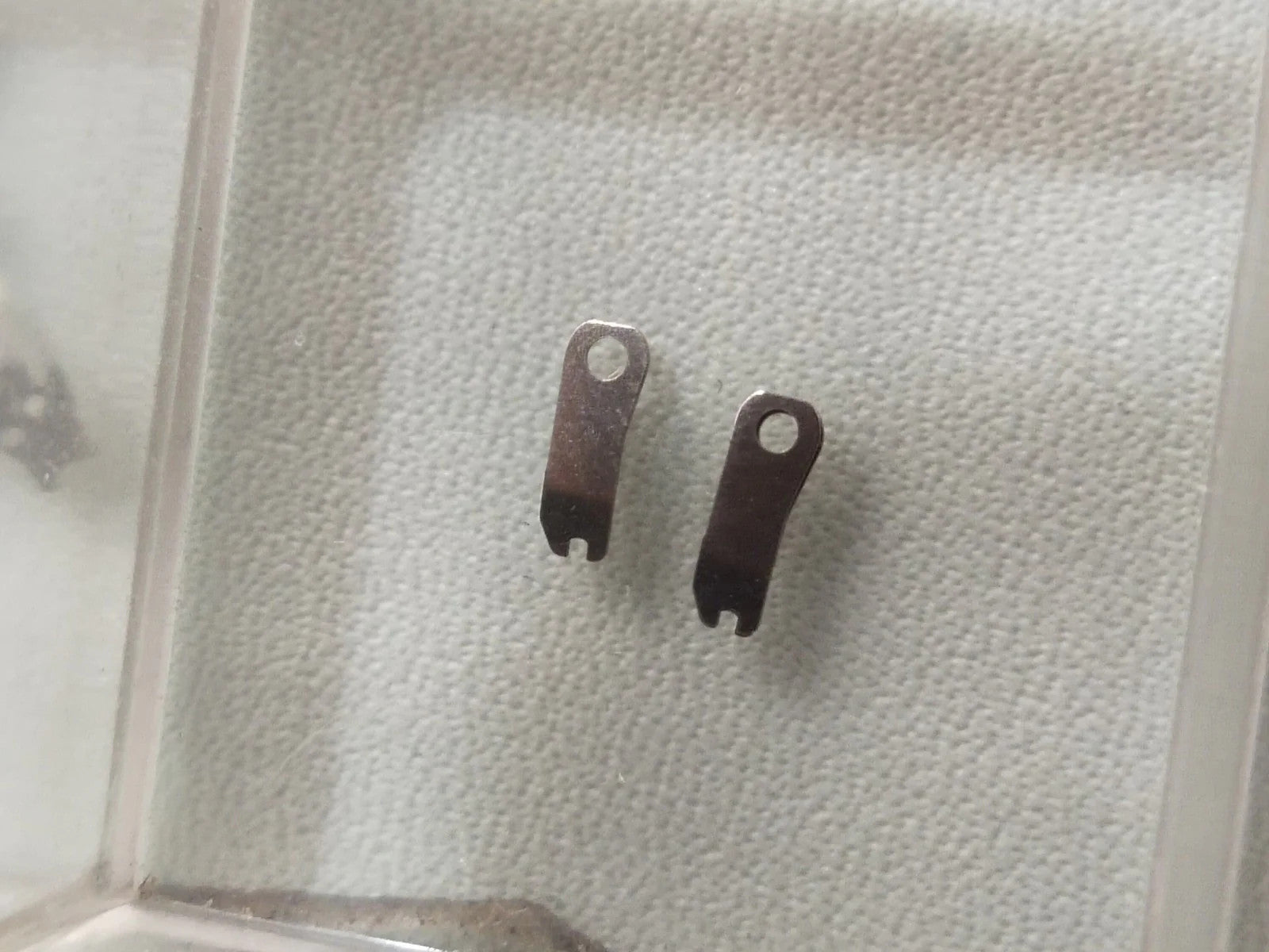 Seiko Part. 389 340 Sitting lever Axel Spring Cal. 8522A (1pc