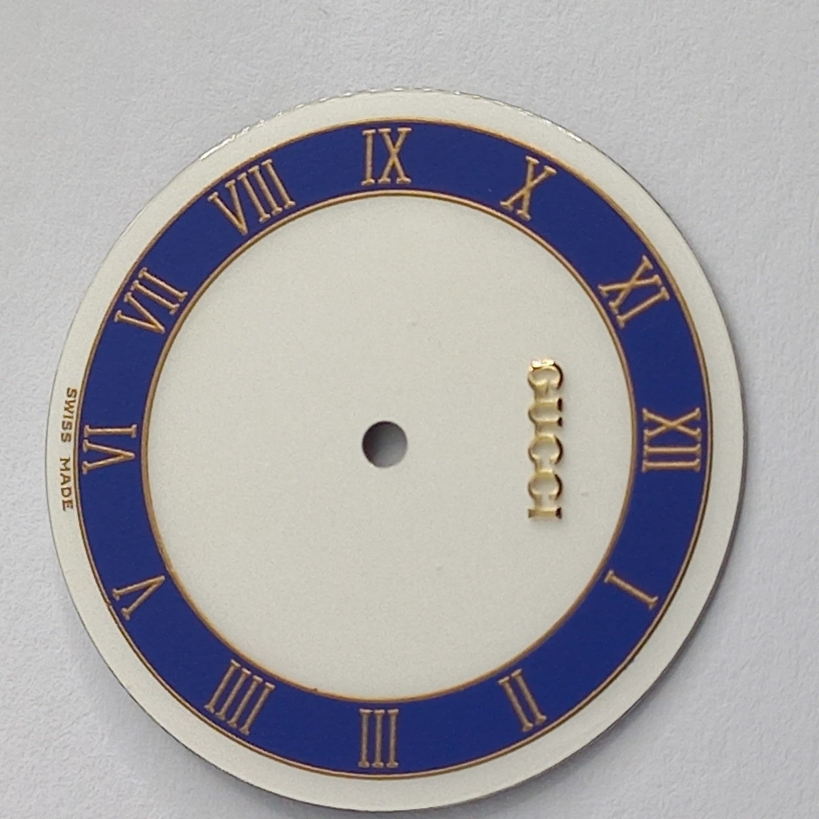 GUCCI Original/ CADRAN BLEU ET NACRE 2000M / Part No. 051.022/ MULTI color 