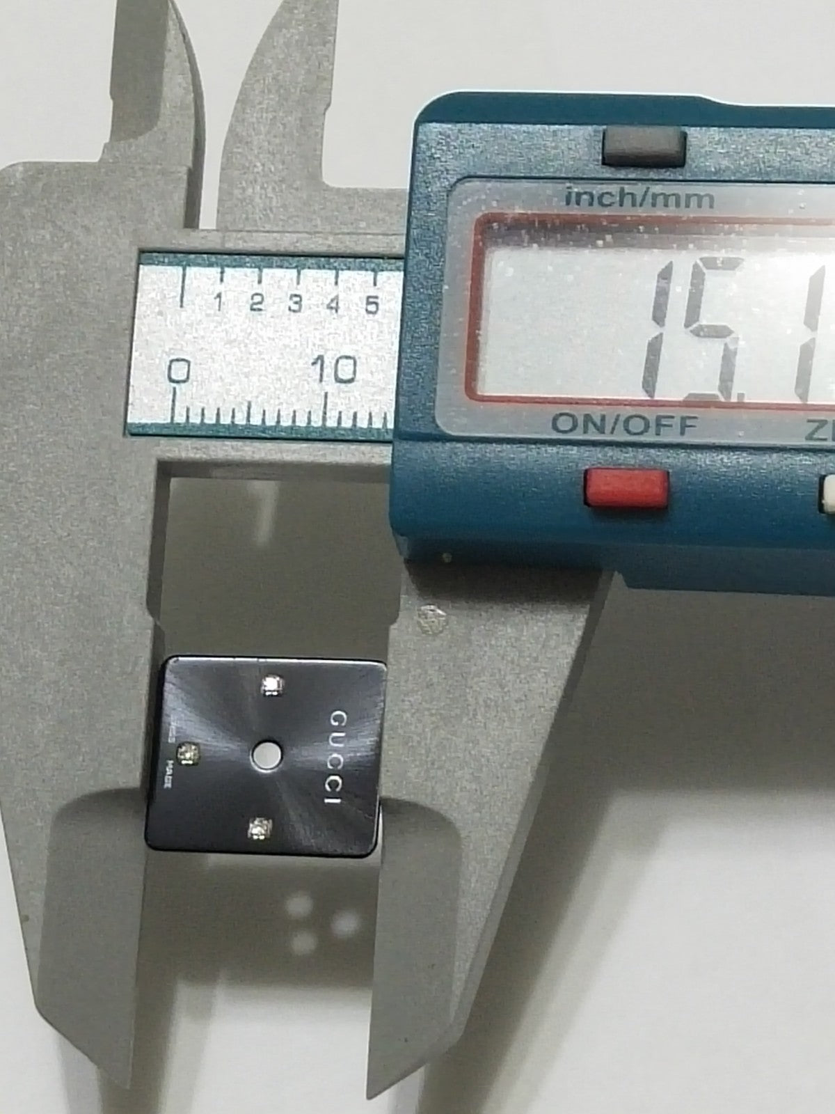 GUCCI Original / Dail  diamond/ Part No. YD05239 / black color 