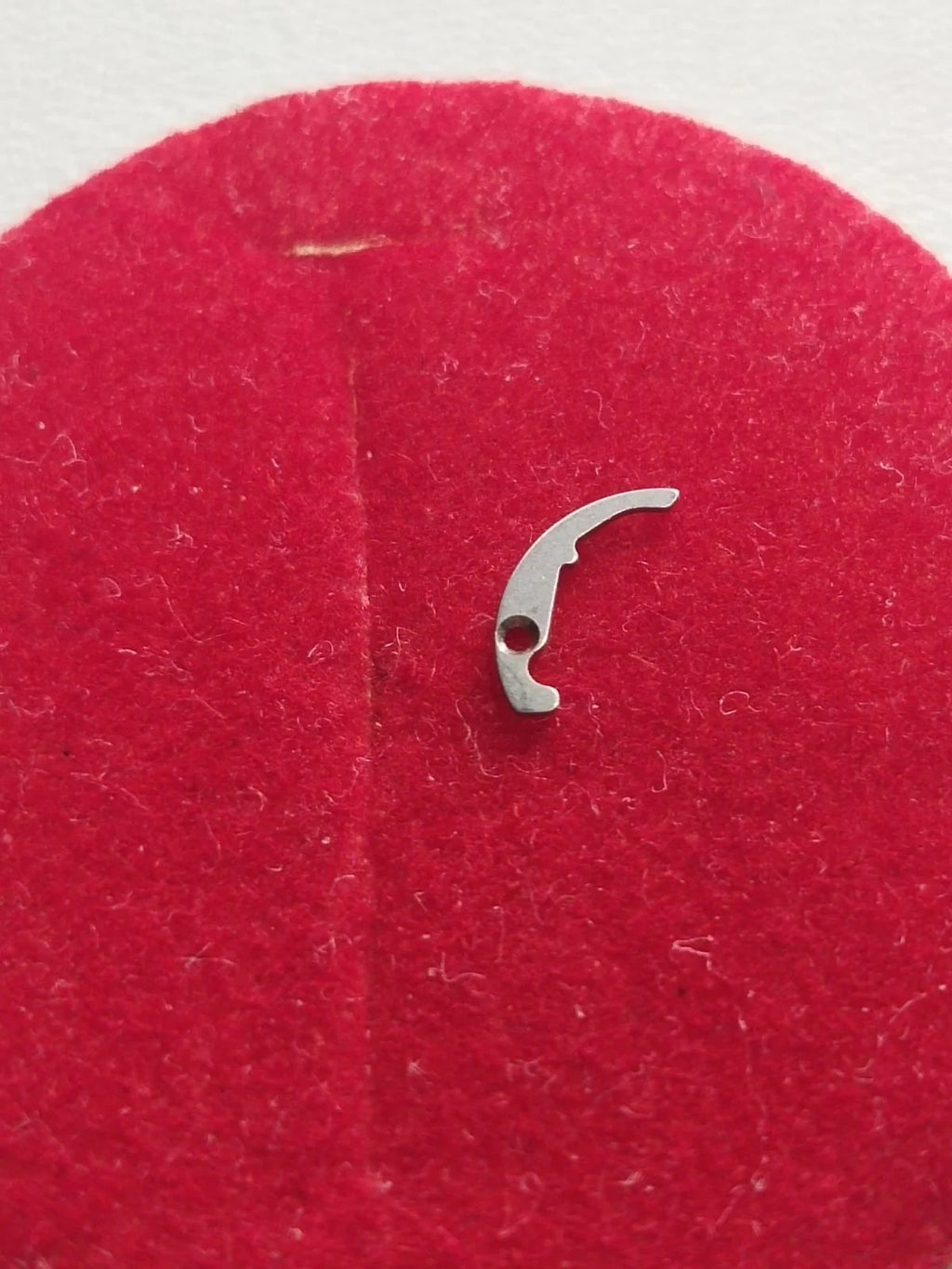 NOS Seiko Parts 546 220/Cal. 2205A /1pc