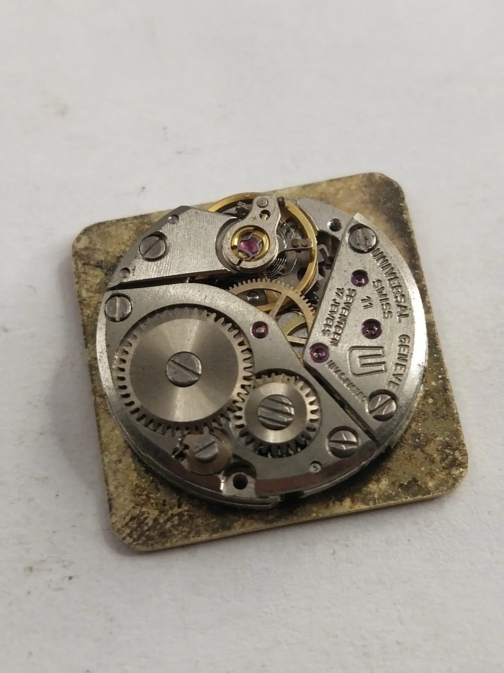 Universal manual movement Cal / 11 / With dial and hands /works well /