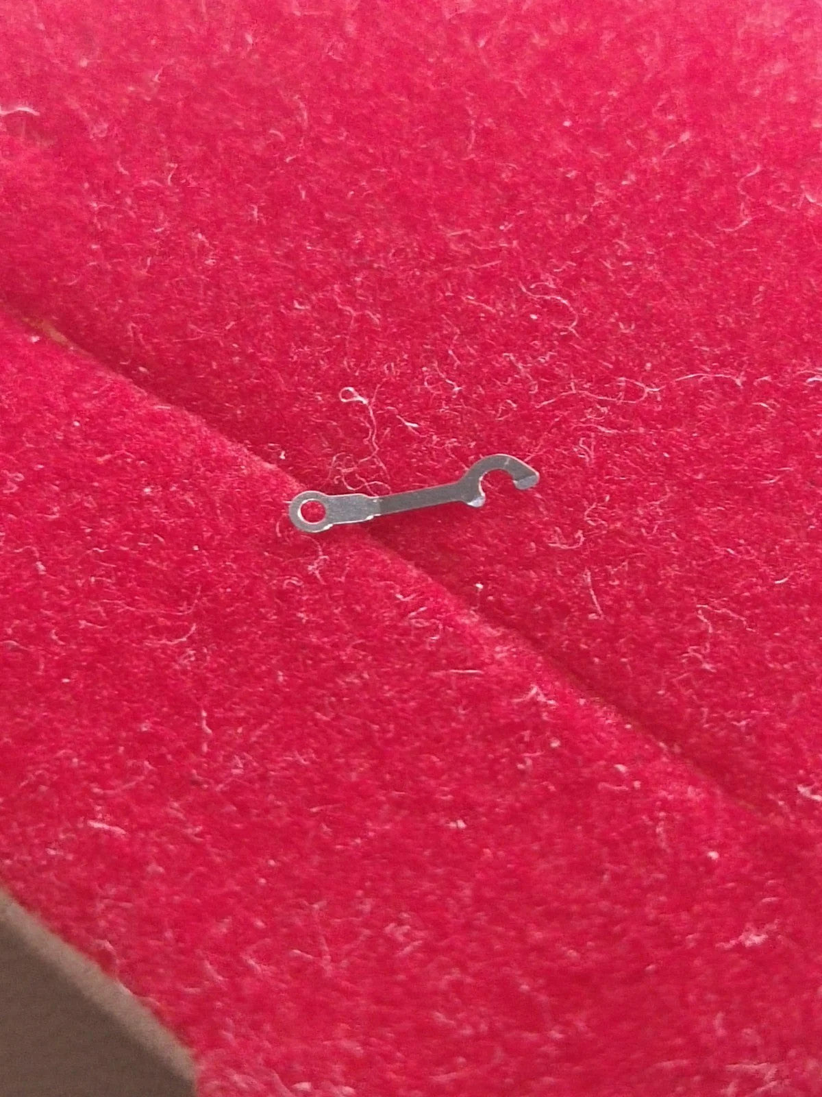 NOS Seiko Parts 530 220 /1pc