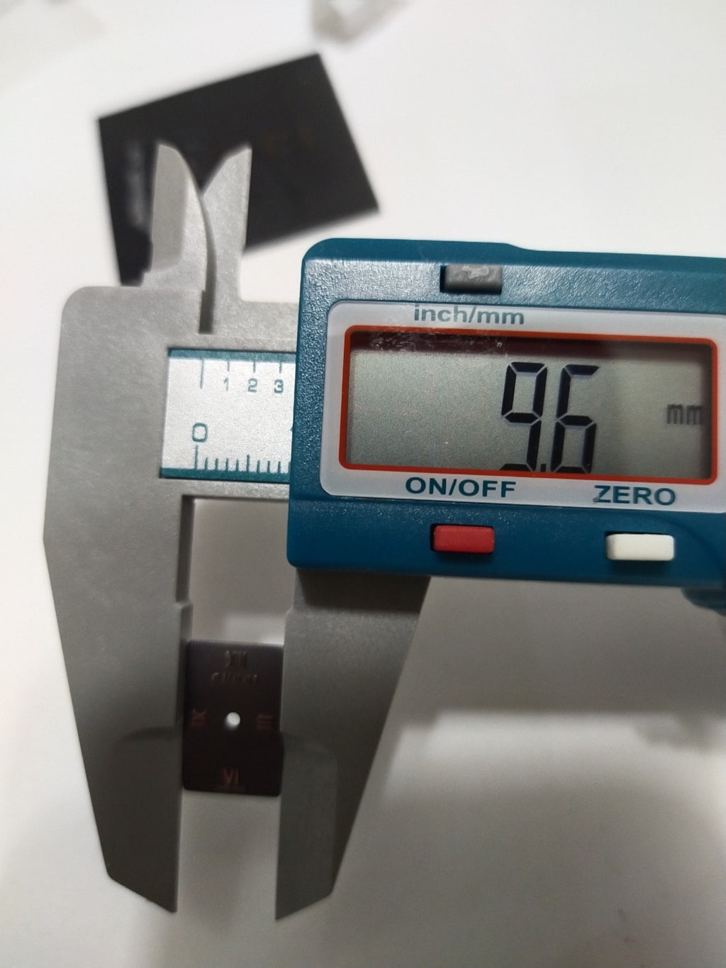 GUCCI Original / Dail /gray color   / Part No. YDA05034/  