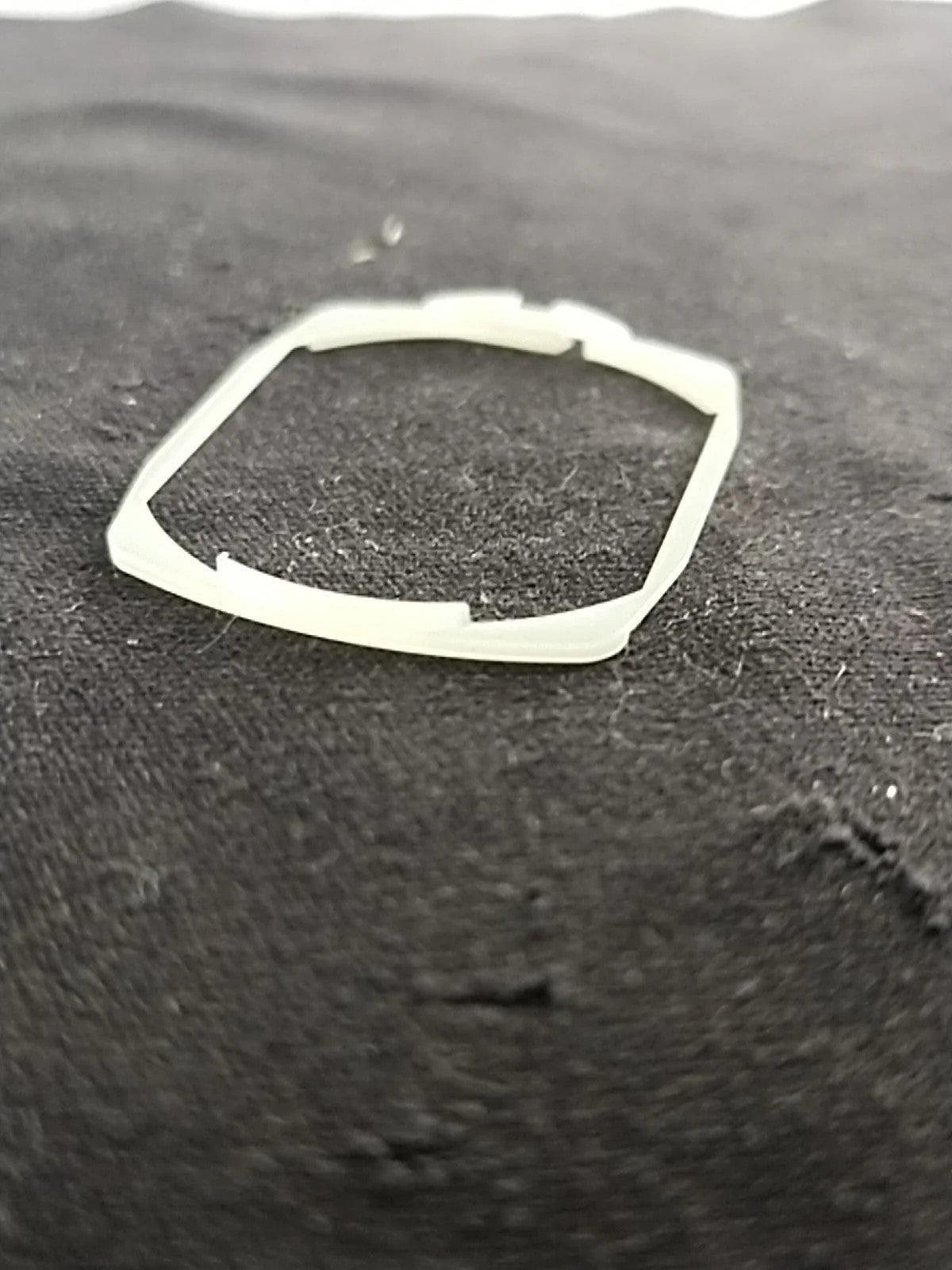 NOS Seiko Part . 8609 0590 / Holdingring For gasket