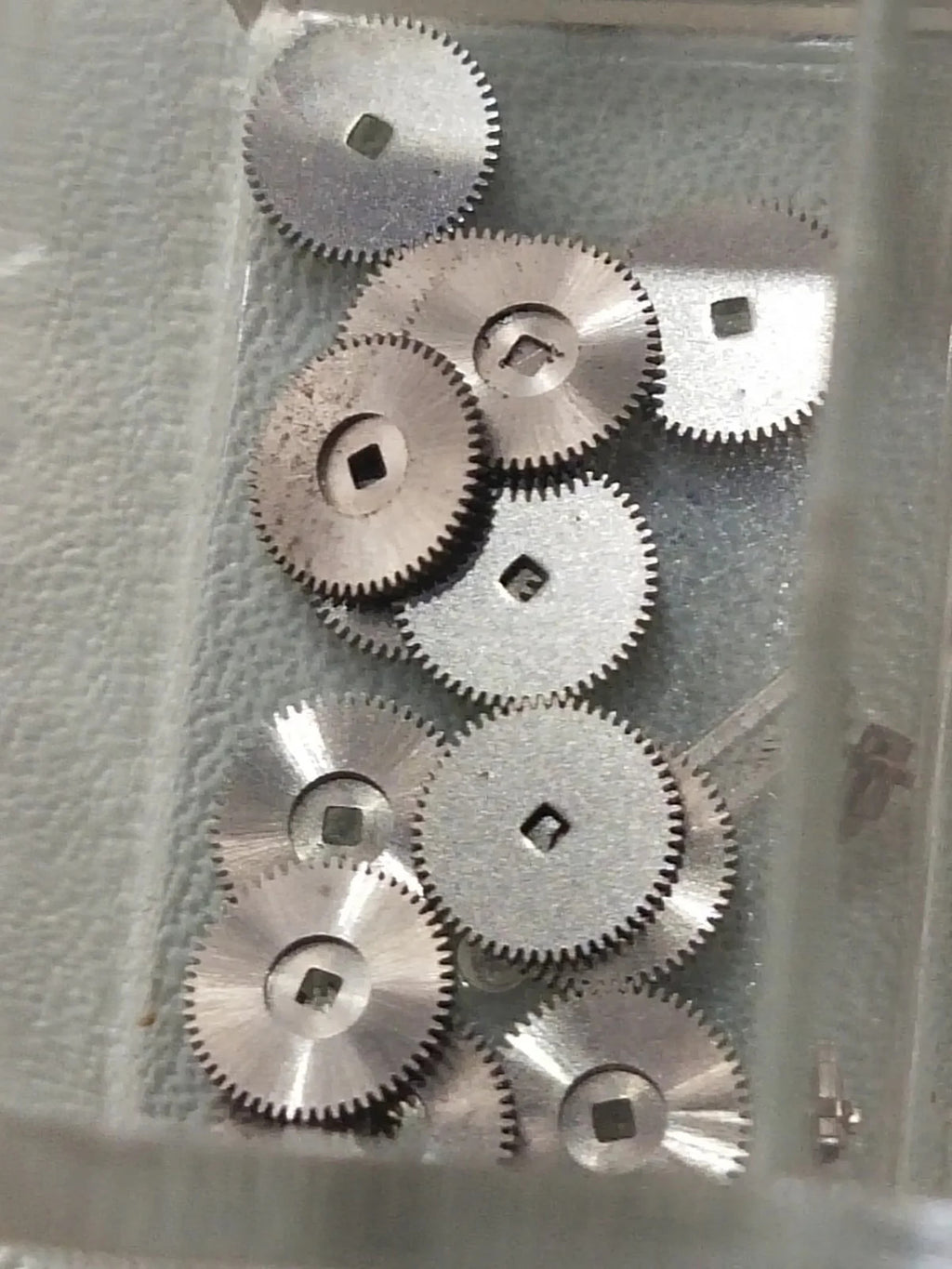 NOS Seiko Parts 505 001 Cal. 5106A/1pc