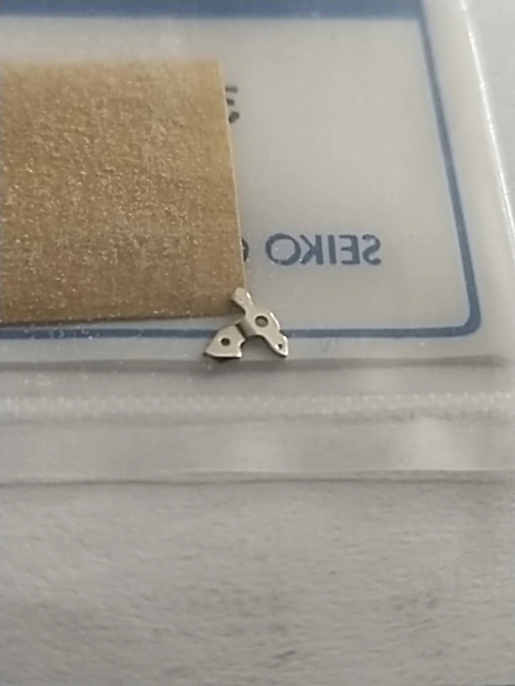 ORIGINAL SEIKO PARTS / Sitting lever/ Part . 383 662