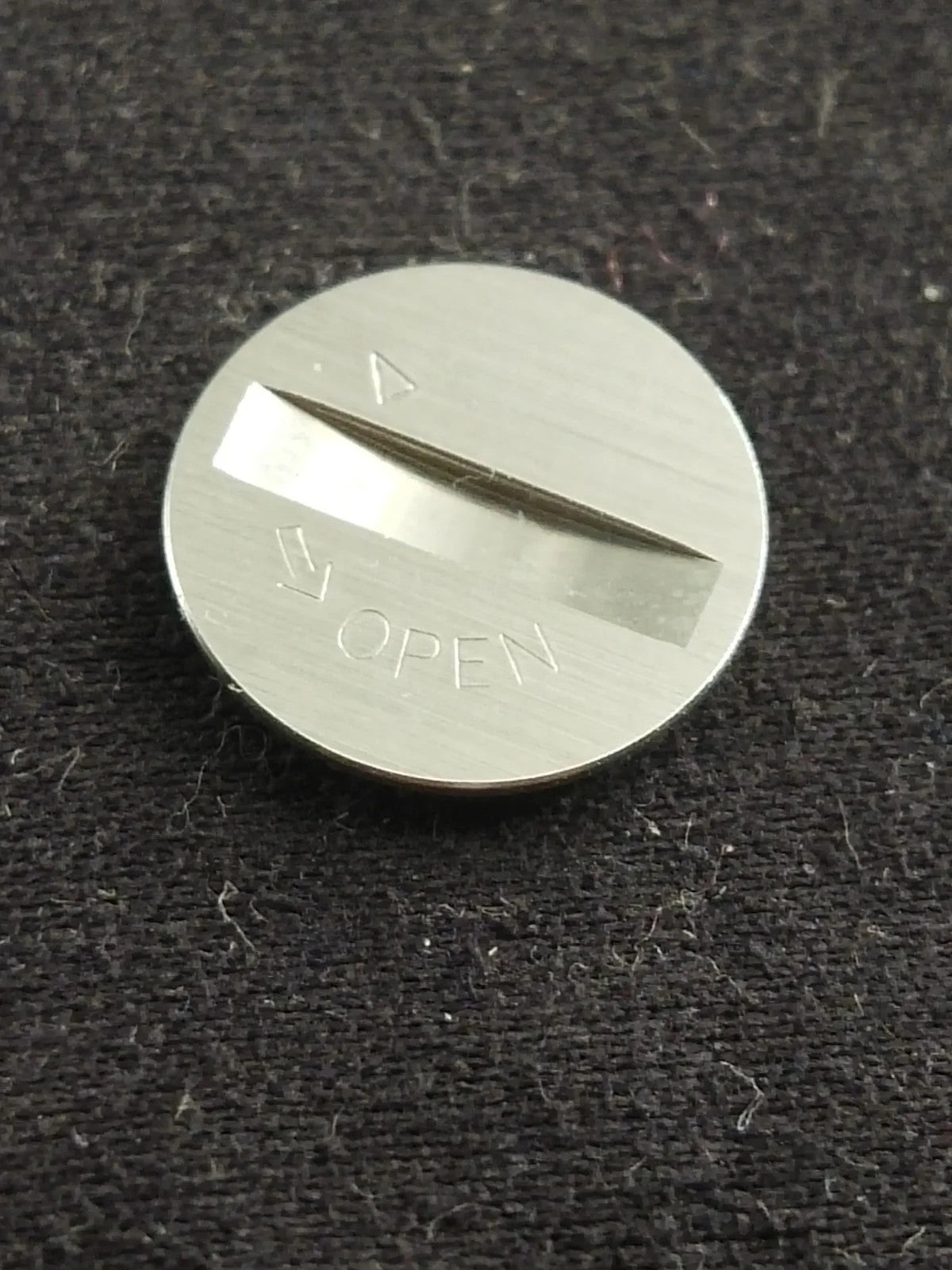 NOS Seiko Part . 8359 2119 Battery Hatch Cover