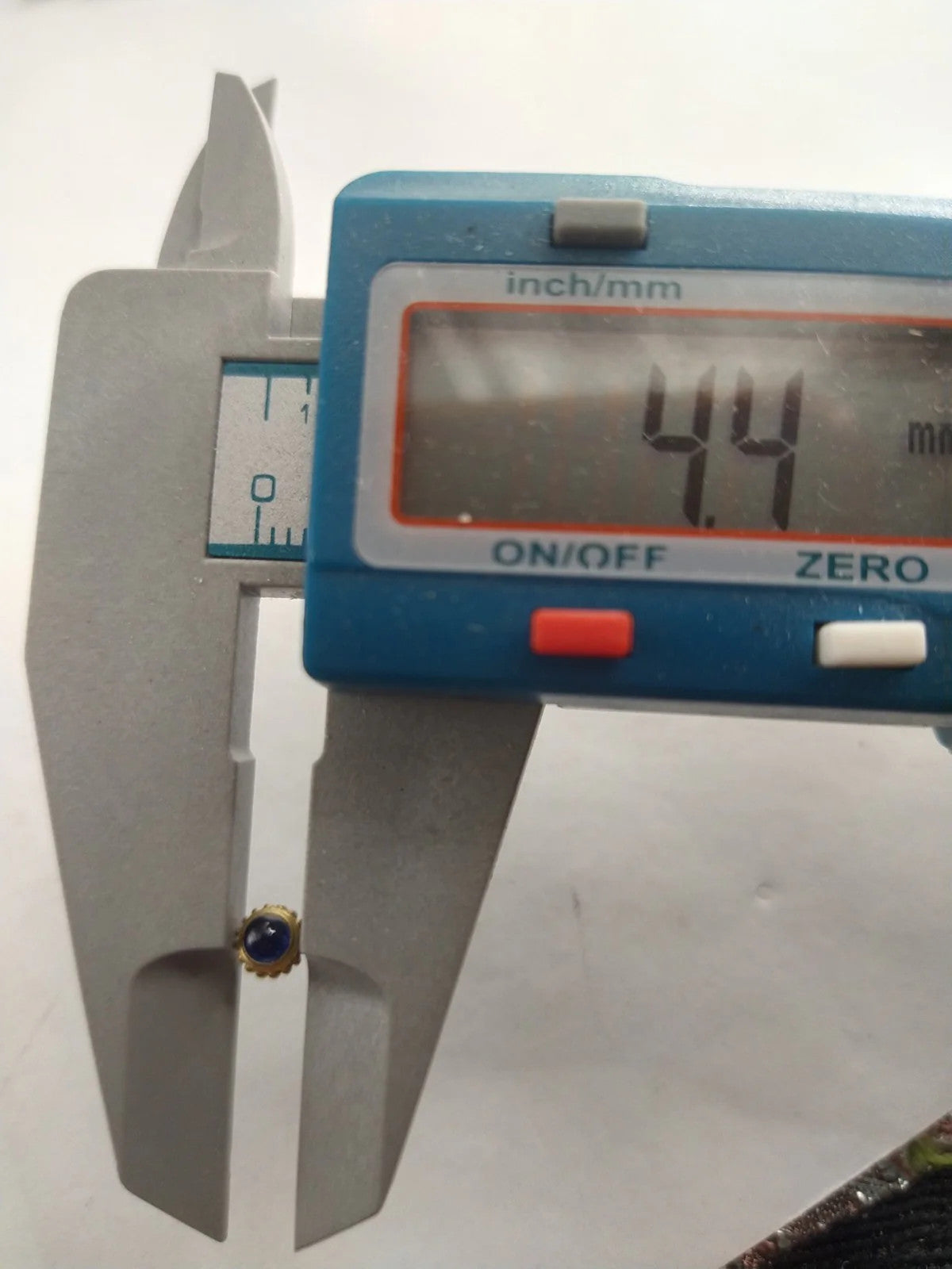 Original Cartier Crown 07960541With blue stone for Tank Must/dustproof / used