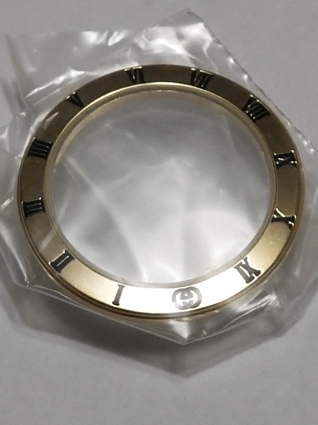 GUCCI Original / Complete Case/ Part No. 102.3800./ 3800jr Gold color 