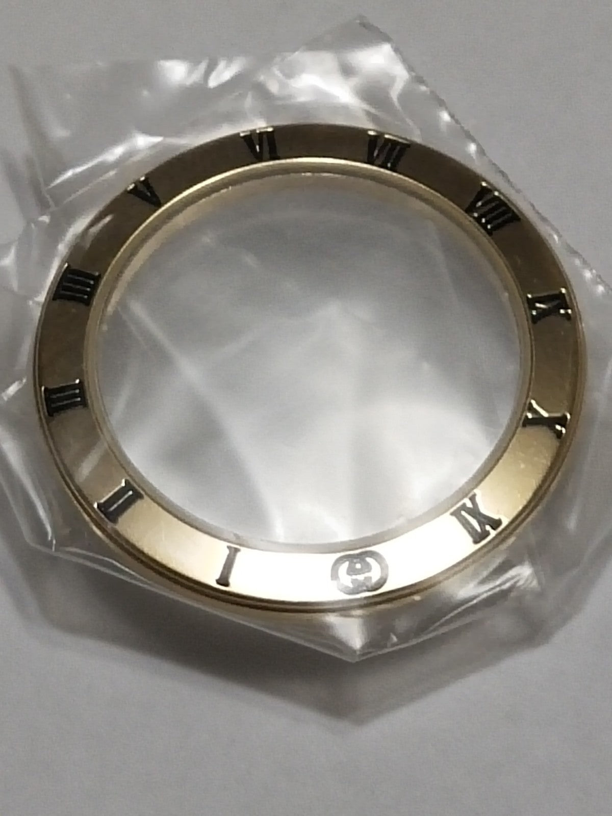 GUCCI Original / Complete Case/ Part No. 102.3800./ 3800jr Gold color 